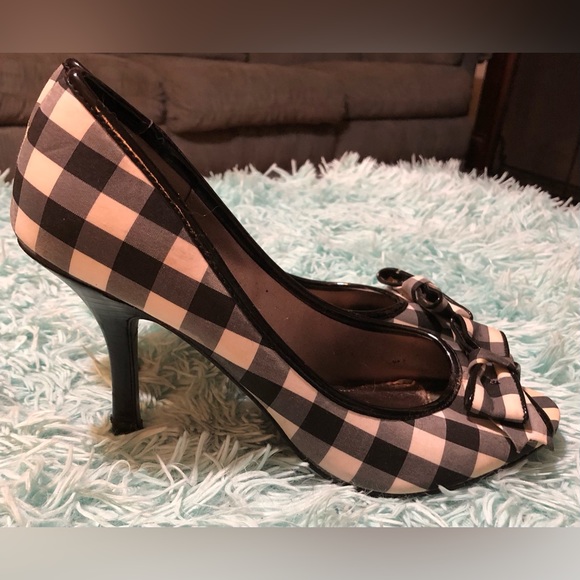 Unlisted black and white pump heels - Picture 1 of 5